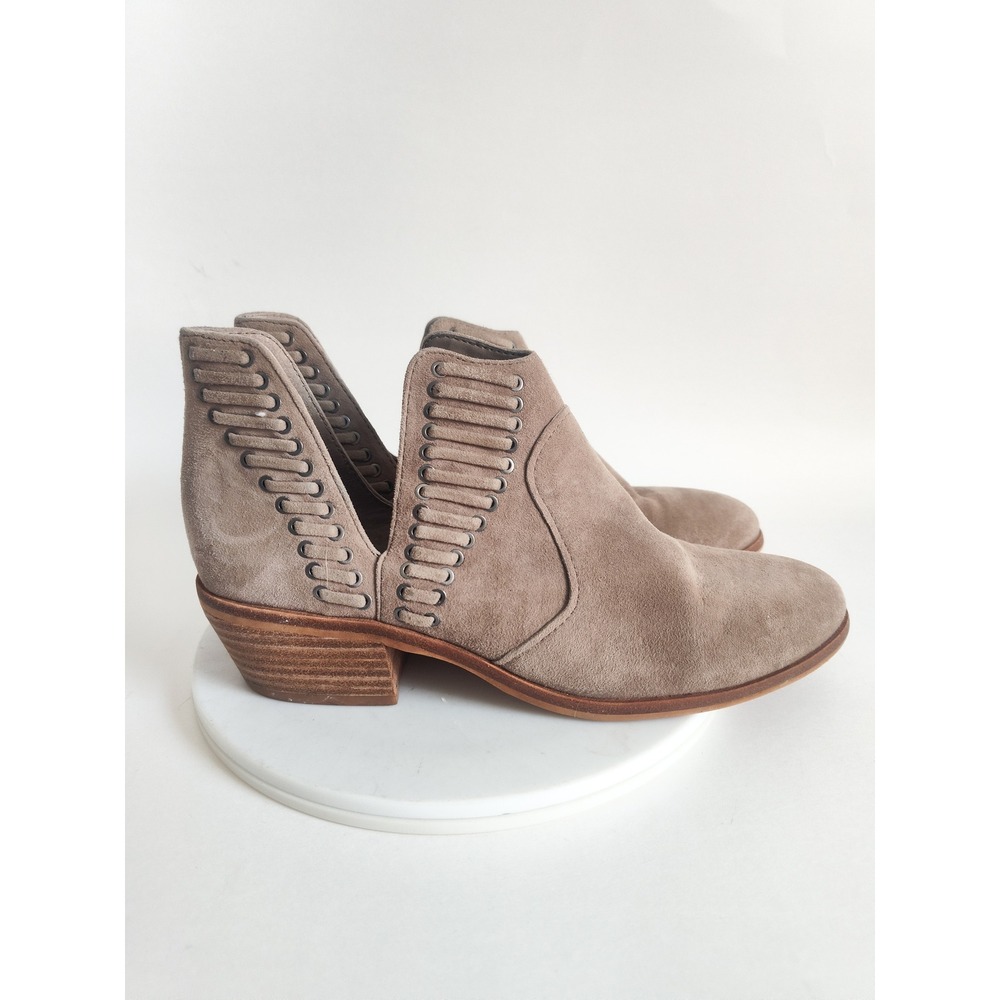 Vince Camuto Ankle Boots 7 Taupe Neutral Suede Whipstitch V-Cutout Western Boho
